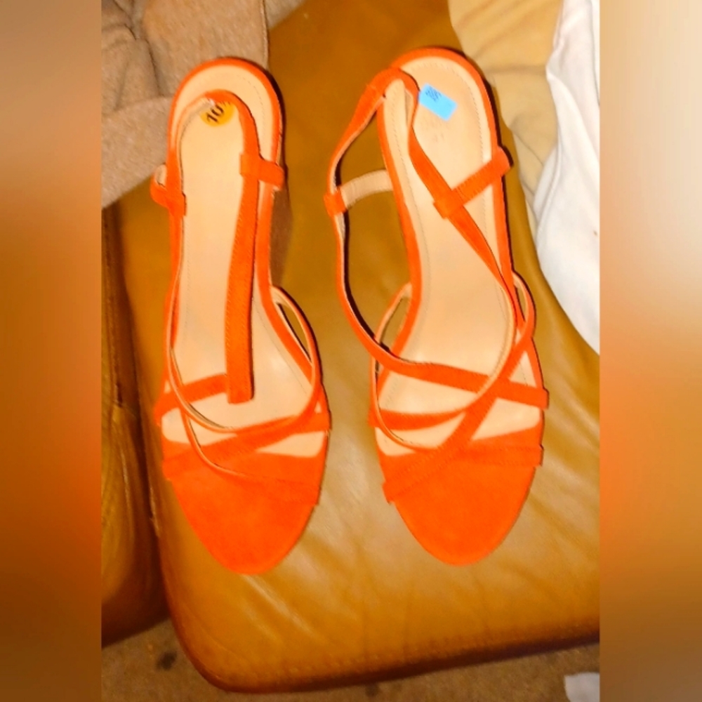 Very good shape heels